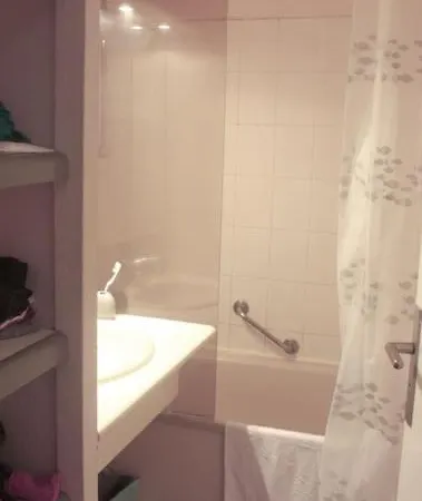 Vue A *